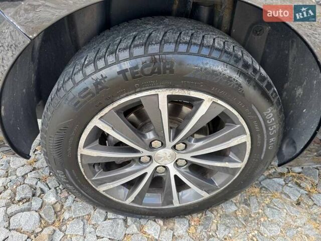 Черный Пежо 308, объемом двигателя 1.56 л и пробегом 221 тыс. км за 10750 $, фото 22 на Automoto.ua