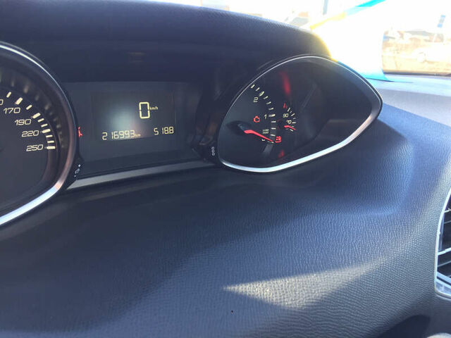 Черный Пежо 308, объемом двигателя 1.62 л и пробегом 240 тыс. км за 10200 $, фото 4 на Automoto.ua