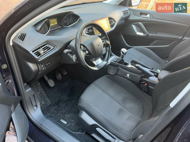 Черный Пежо 308, объемом двигателя 1.56 л и пробегом 284 тыс. км за 9300 $, фото 12 на Automoto.ua
