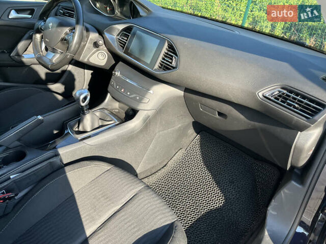 Черный Пежо 308, объемом двигателя 1.56 л и пробегом 284 тыс. км за 9300 $, фото 19 на Automoto.ua