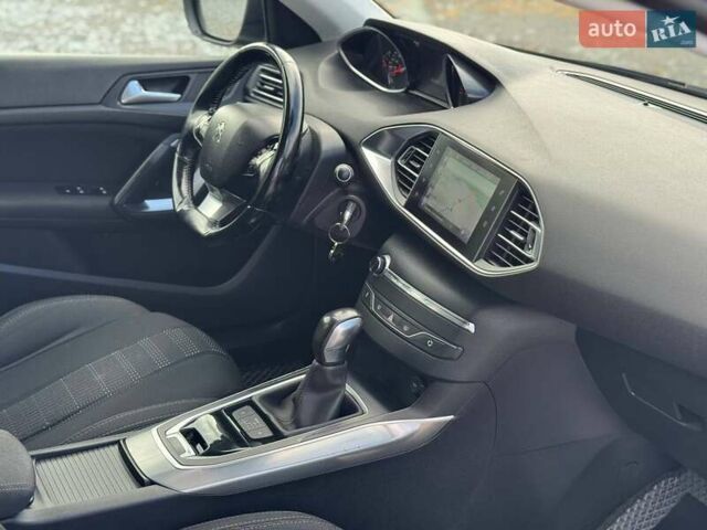 Черный Пежо 308, объемом двигателя 1.56 л и пробегом 221 тыс. км за 10750 $, фото 18 на Automoto.ua