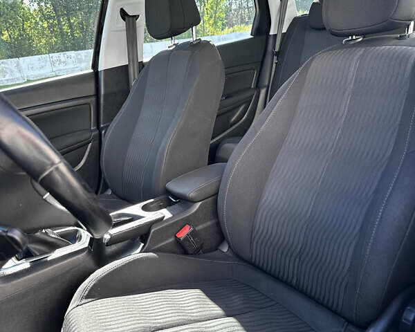 Черный Пежо 308, объемом двигателя 1.6 л и пробегом 212 тыс. км за 9500 $, фото 16 на Automoto.ua