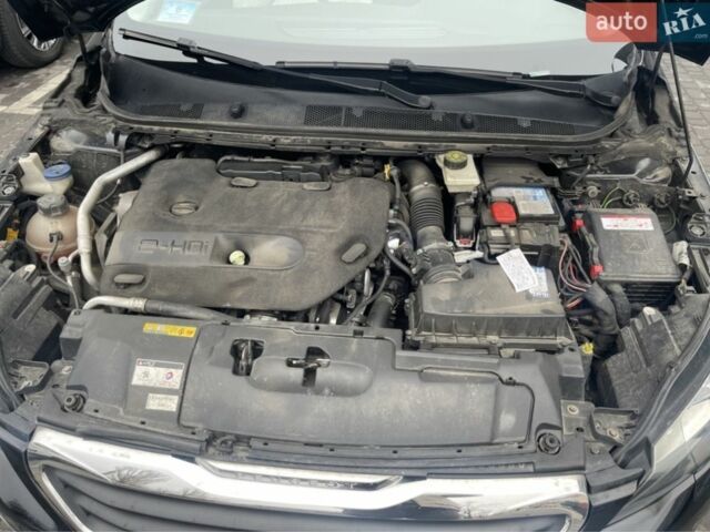 Чорний Пежо 308, об'ємом двигуна 2 л та пробігом 333 тис. км за 9400 $, фото 4 на Automoto.ua