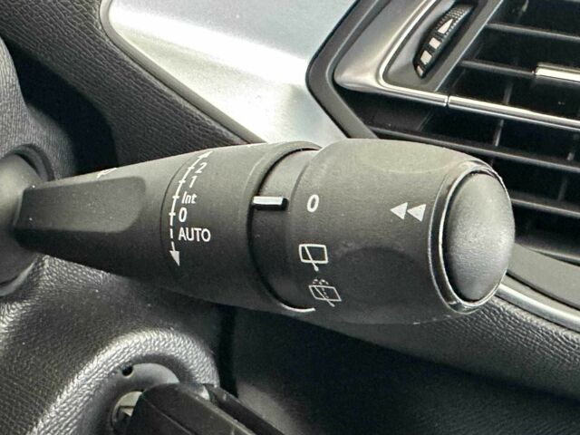 Чорний Пежо 308, об'ємом двигуна 1.5 л та пробігом 179 тис. км за 285 $, фото 16 на Automoto.ua