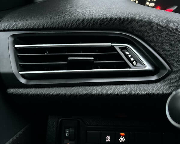 Черный Пежо 308, объемом двигателя 1.5 л и пробегом 190 тыс. км за 11100 $, фото 19 на Automoto.ua