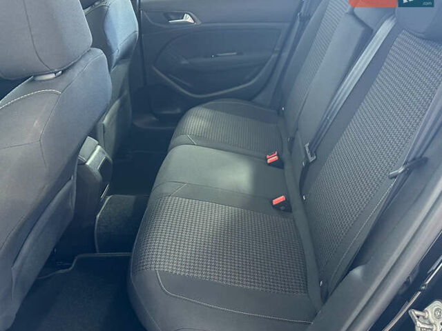 Черный Пежо 308, объемом двигателя 0 л и пробегом 175 тыс. км за 11950 $, фото 10 на Automoto.ua