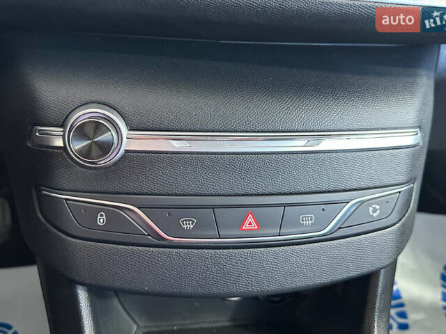 Черный Пежо 308, объемом двигателя 0 л и пробегом 175 тыс. км за 11950 $, фото 18 на Automoto.ua