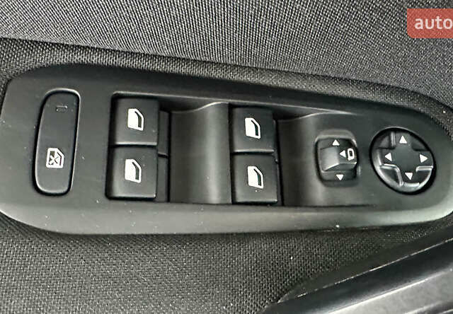 Черный Пежо 308, объемом двигателя 1.5 л и пробегом 179 тыс. км за 11450 $, фото 27 на Automoto.ua