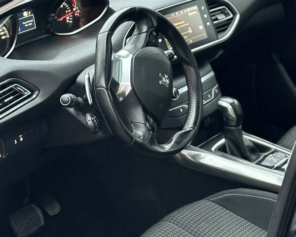 Черный Пежо 308, объемом двигателя 1.5 л и пробегом 190 тыс. км за 11100 $, фото 35 на Automoto.ua