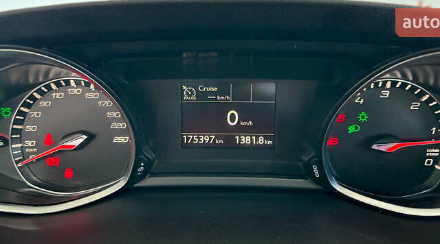 Черный Пежо 308, объемом двигателя 0 л и пробегом 175 тыс. км за 11950 $, фото 11 на Automoto.ua