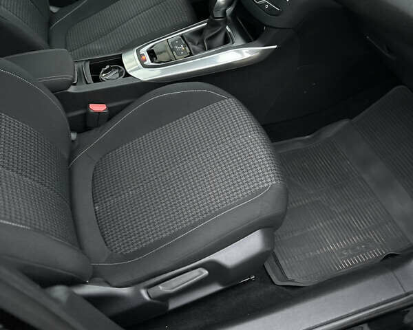 Черный Пежо 308, объемом двигателя 1.5 л и пробегом 190 тыс. км за 11100 $, фото 31 на Automoto.ua