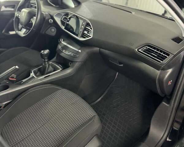 Чорний Пежо 308, об'ємом двигуна 1.5 л та пробігом 167 тис. км за 13000 $, фото 18 на Automoto.ua