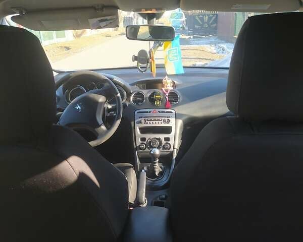 Фиолетовый Пежо 308, объемом двигателя 1.6 л и пробегом 256 тыс. км за 5200 $, фото 1 на Automoto.ua