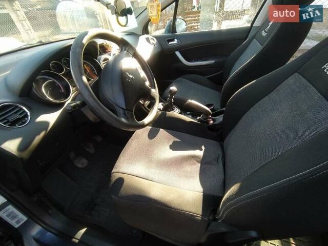Фиолетовый Пежо 308, объемом двигателя 1.6 л и пробегом 256 тыс. км за 5200 $, фото 7 на Automoto.ua