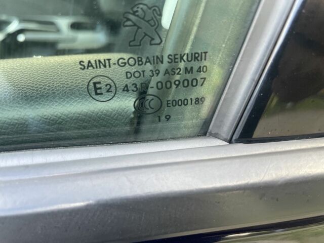 Фиолетовый Пежо 308, объемом двигателя 1.5 л и пробегом 181 тыс. км за 10000 $, фото 17 на Automoto.ua