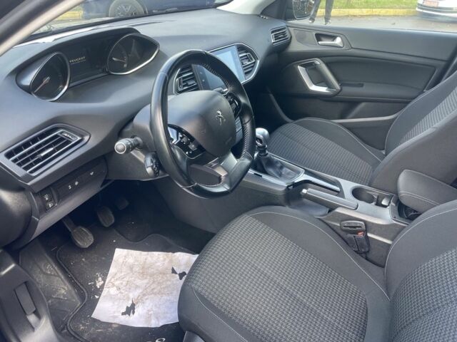 Фиолетовый Пежо 308, объемом двигателя 1.5 л и пробегом 181 тыс. км за 10000 $, фото 15 на Automoto.ua