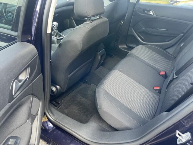 Фиолетовый Пежо 308, объемом двигателя 1.5 л и пробегом 181 тыс. км за 10000 $, фото 9 на Automoto.ua