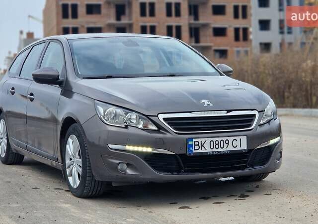 Пежо 308 2014 в Ровно на Automoto.ua Коричневый Пежо 308, объемом двигателя 1.56 л и пробегом 252 тыс. км за 9200 $, фото 7 на Automoto.ua