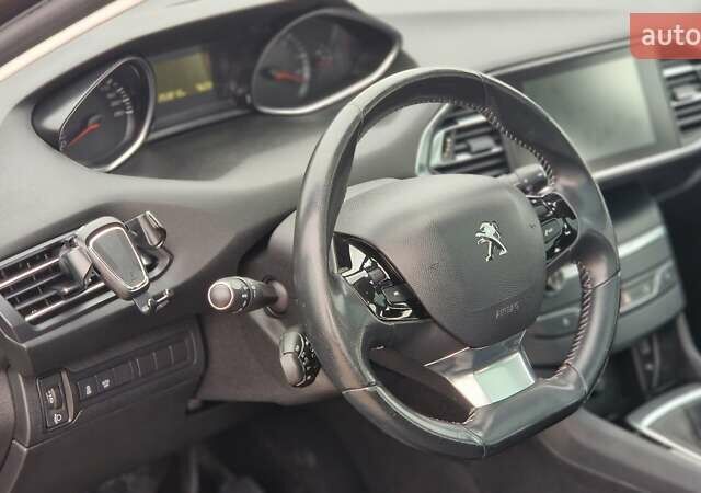 Пежо 308 2014 в Ровно на Automoto.ua Коричневый Пежо 308, объемом двигателя 1.56 л и пробегом 252 тыс. км за 9200 $, фото 18 на Automoto.ua