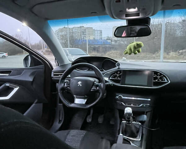 Коричневый Пежо 308, объемом двигателя 1.56 л и пробегом 309 тыс. км за 8000 $, фото 37 на Automoto.ua