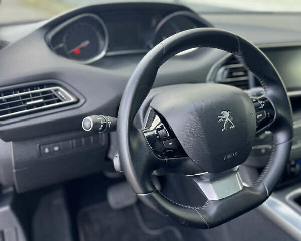 Коричневый Пежо 308, объемом двигателя 2 л и пробегом 240 тыс. км за 11300 $, фото 42 на Automoto.ua