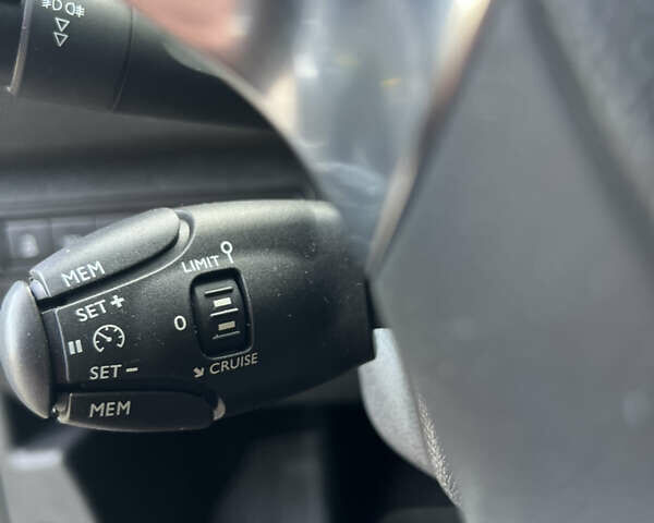 Коричневый Пежо 308, объемом двигателя 2 л и пробегом 240 тыс. км за 11300 $, фото 44 на Automoto.ua