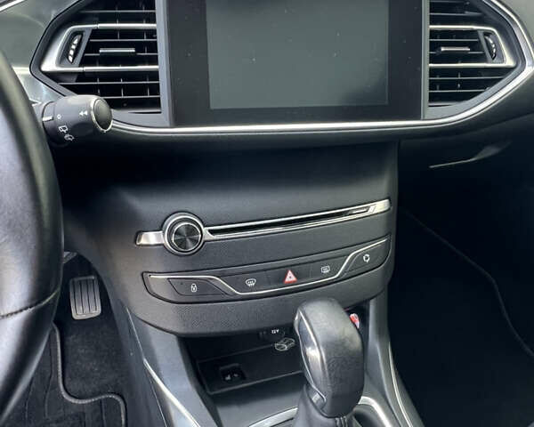 Коричневый Пежо 308, объемом двигателя 2 л и пробегом 240 тыс. км за 11300 $, фото 47 на Automoto.ua