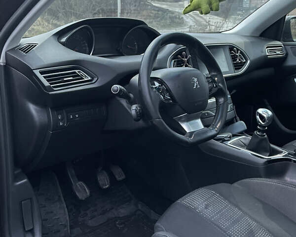 Коричневый Пежо 308, объемом двигателя 1.56 л и пробегом 309 тыс. км за 8000 $, фото 31 на Automoto.ua