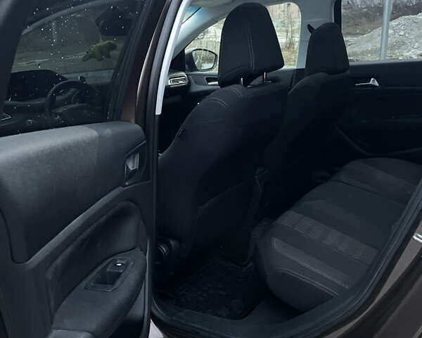 Коричневый Пежо 308, объемом двигателя 1.56 л и пробегом 309 тыс. км за 8000 $, фото 32 на Automoto.ua