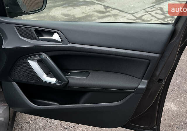 Коричневый Пежо 308, объемом двигателя 2 л и пробегом 140 тыс. км за 11999 $, фото 20 на Automoto.ua