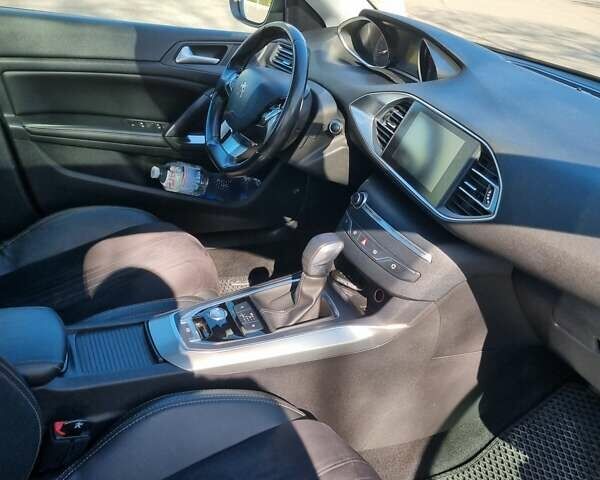Коричневый Пежо 308, объемом двигателя 1.6 л и пробегом 180 тыс. км за 10500 $, фото 6 на Automoto.ua
