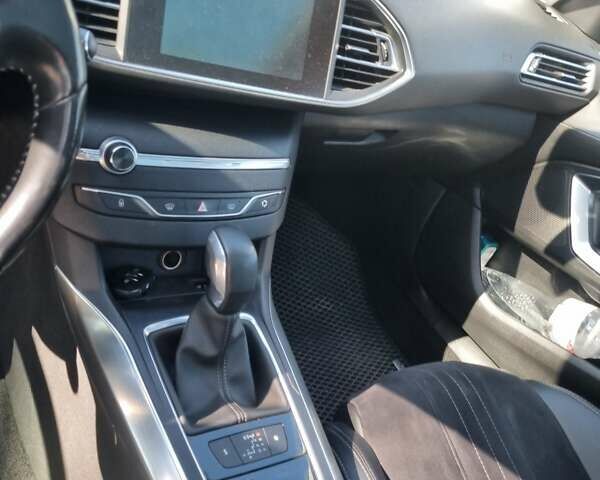 Коричневый Пежо 308, объемом двигателя 1.6 л и пробегом 180 тыс. км за 10500 $, фото 12 на Automoto.ua