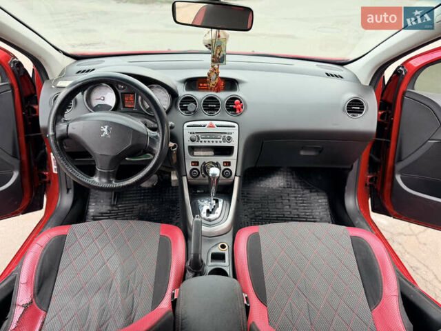 Червоний Пежо 308, об'ємом двигуна 1.6 л та пробігом 197 тис. км за 4000 $, фото 15 на Automoto.ua