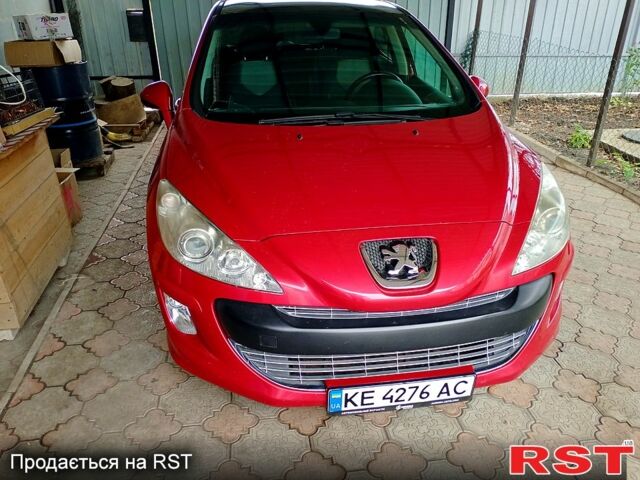 Красный Пежо 308, объемом двигателя 1.6 л и пробегом 153 тыс. км за 6200 $, фото 3 на Automoto.ua