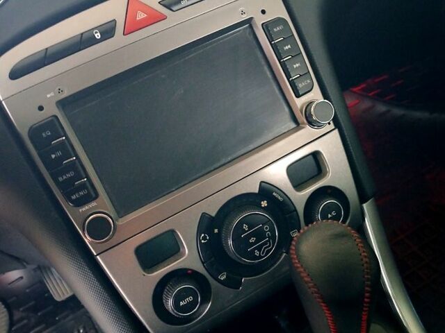 Красный Пежо 308, объемом двигателя 1.6 л и пробегом 153 тыс. км за 6200 $, фото 1 на Automoto.ua