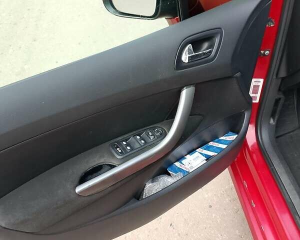 Красный Пежо 308, объемом двигателя 1.6 л и пробегом 234 тыс. км за 3300 $, фото 17 на Automoto.ua