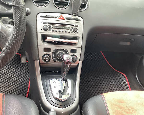 Червоний Пежо 308, об'ємом двигуна 1.6 л та пробігом 220 тис. км за 5300 $, фото 4 на Automoto.ua