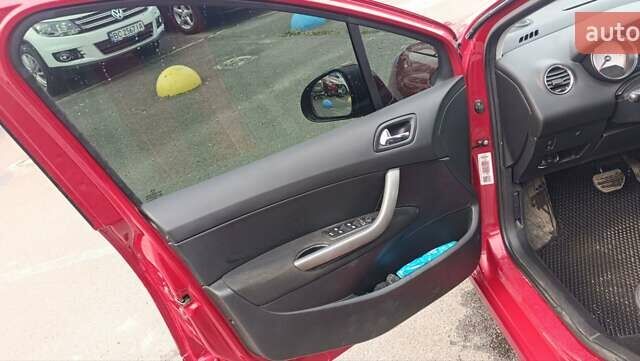 Красный Пежо 308, объемом двигателя 1.6 л и пробегом 156 тыс. км за 6000 $, фото 6 на Automoto.ua