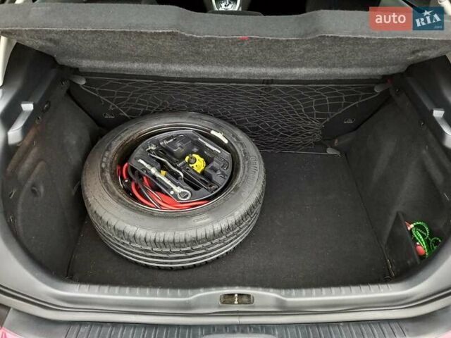 Червоний Пежо 308, об'ємом двигуна 1.6 л та пробігом 150 тис. км за 5500 $, фото 13 на Automoto.ua