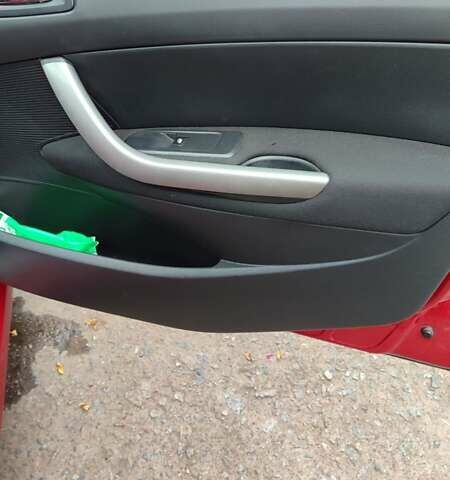 Красный Пежо 308, объемом двигателя 1.56 л и пробегом 140 тыс. км за 5200 $, фото 4 на Automoto.ua