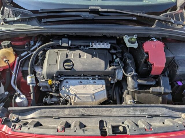 Красный Пежо 308, объемом двигателя 1.6 л и пробегом 230 тыс. км за 5000 $, фото 7 на Automoto.ua