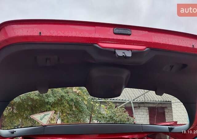 Красный Пежо 308, объемом двигателя 1.56 л и пробегом 140 тыс. км за 5200 $, фото 12 на Automoto.ua