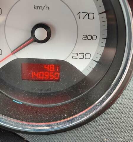 Красный Пежо 308, объемом двигателя 1.56 л и пробегом 140 тыс. км за 5200 $, фото 14 на Automoto.ua