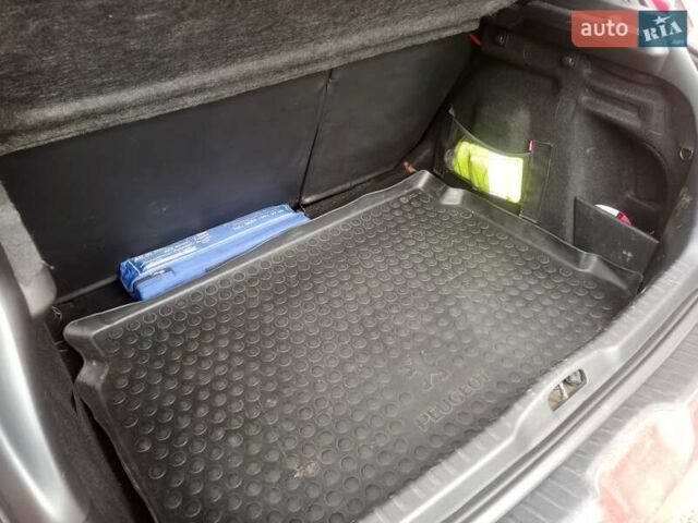 Красный Пежо 308, объемом двигателя 1.6 л и пробегом 216 тыс. км за 5999 $, фото 14 на Automoto.ua