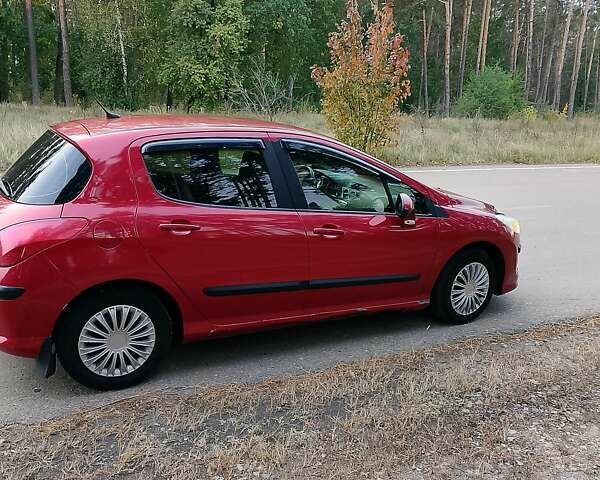 Красный Пежо 308, объемом двигателя 1.6 л и пробегом 234 тыс. км за 3300 $, фото 5 на Automoto.ua