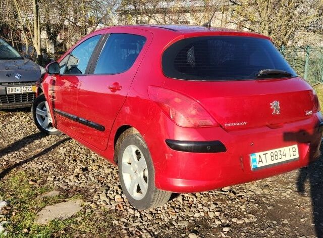 Красный Пежо 308, объемом двигателя 1.6 л и пробегом 200 тыс. км за 4300 $, фото 5 на Automoto.ua