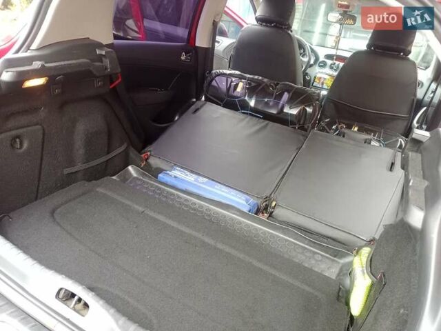 Красный Пежо 308, объемом двигателя 1.6 л и пробегом 216 тыс. км за 5999 $, фото 6 на Automoto.ua