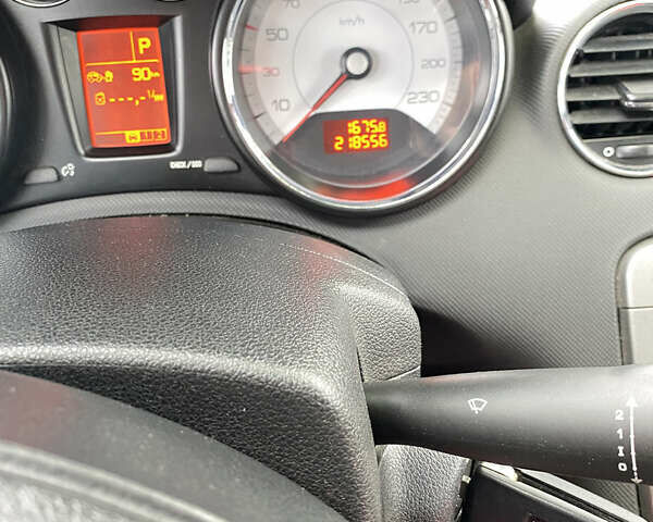 Червоний Пежо 308, об'ємом двигуна 1.6 л та пробігом 220 тис. км за 5300 $, фото 3 на Automoto.ua