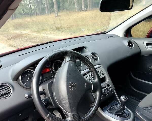 Красный Пежо 308, объемом двигателя 1.6 л и пробегом 234 тыс. км за 3300 $, фото 16 на Automoto.ua