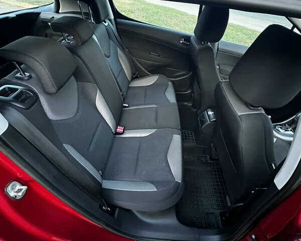 Красный Пежо 308, объемом двигателя 1.6 л и пробегом 159 тыс. км за 5500 $, фото 33 на Automoto.ua